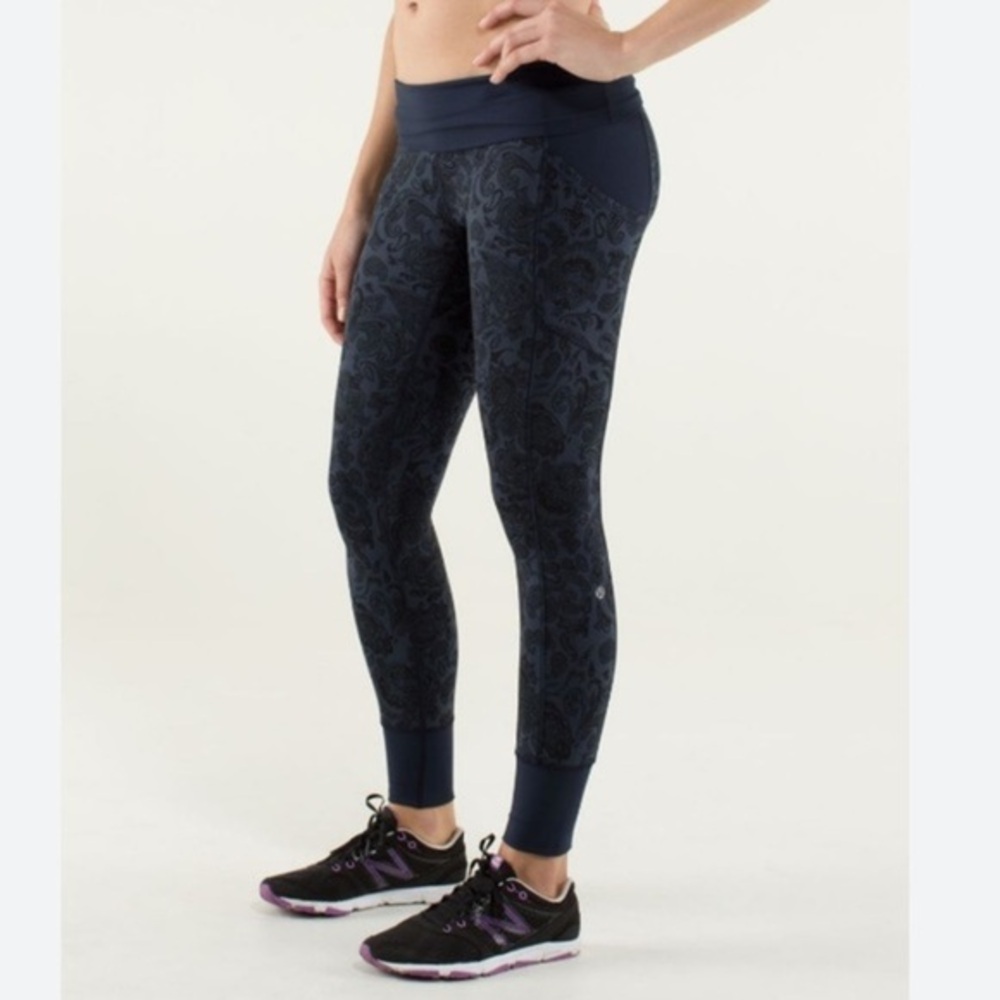 Lululemon En Route Crop Blue Paisley Print Jogger Full-on Luon Leggings Size 6